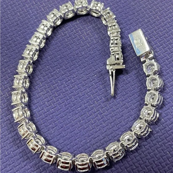 Nadri 7.5” crystal clear CZ tennis bracelet silver tone beautiful heavy quality - Picture 4 of 11